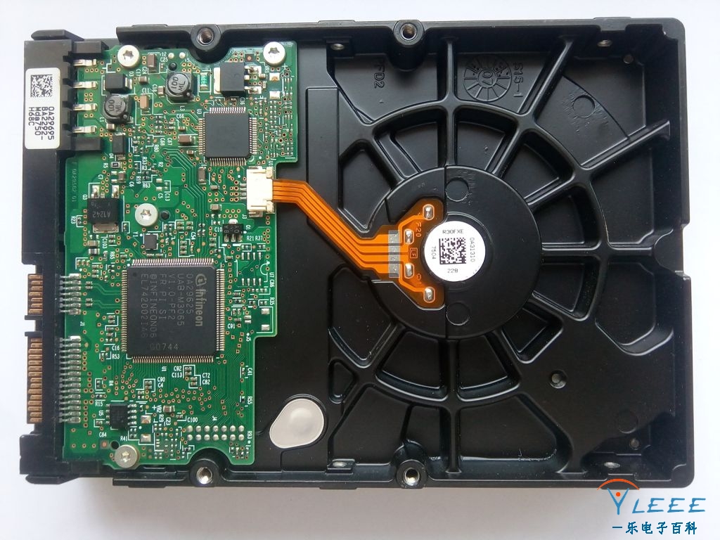 日立台机串口160g硬盘18元存手机视频 存像片