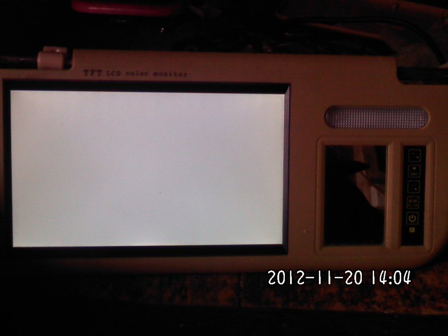 2012751通电白屏.jpg
