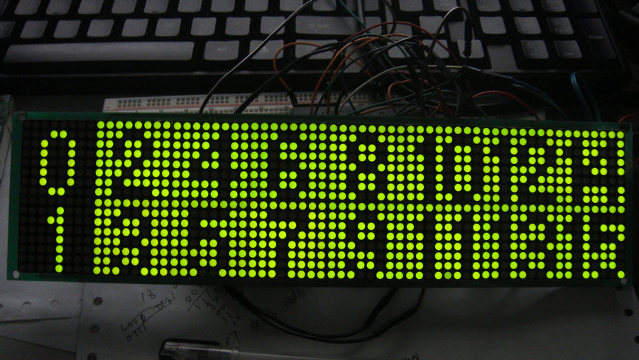 把0和1的字模取反后显示正常 原程序阳码到了此板上就成了阴码了
