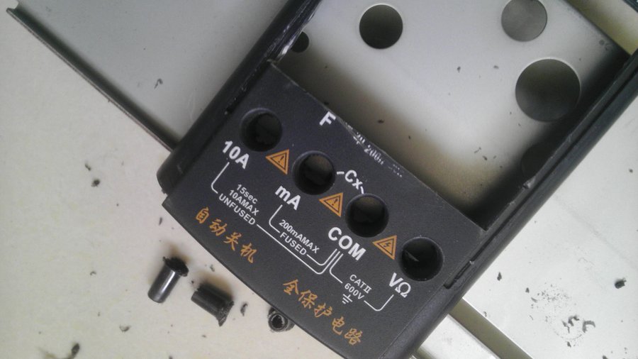 用表针的位置装BNC，这个不好弄，工具不好，可能会很费劲