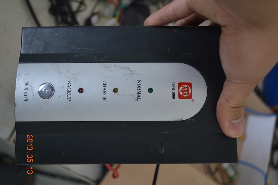 ups，电瓶没了，好坏为止100出，壳子在。