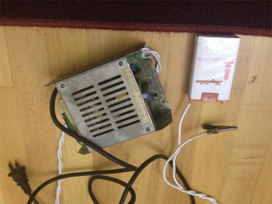 楼道门上的控制器自己改的电源50元b.jpg