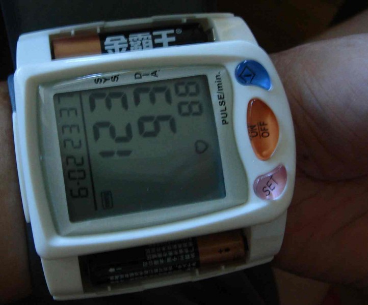 电子血压计 手心！.jpg