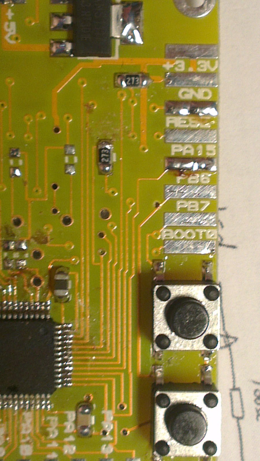 焊好这套的PB6边上的小孔