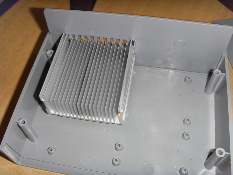 新壳安装散热器