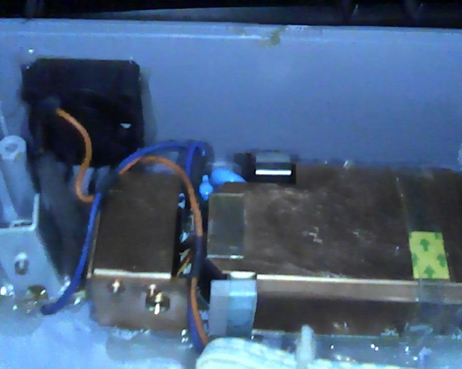 加了一个降压电路供风扇，最后是此板休眠为200度，没有8840的新版功能，8840新版功能是100度休眠且电压和室 ...