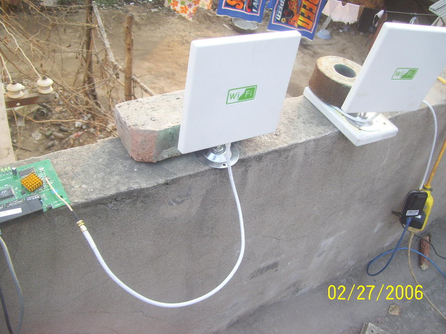 左面卡皇右面UBNT