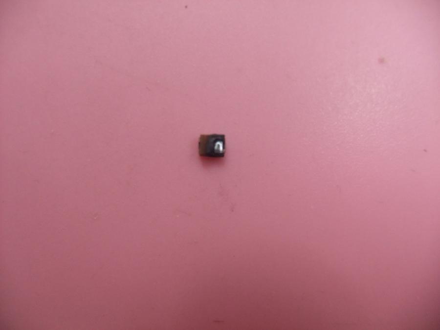 调试时崩了个钽电容