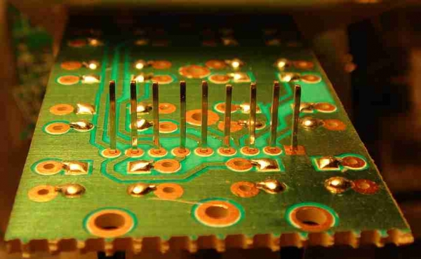 键盘板 排针的反向安装_1：反插.jpg