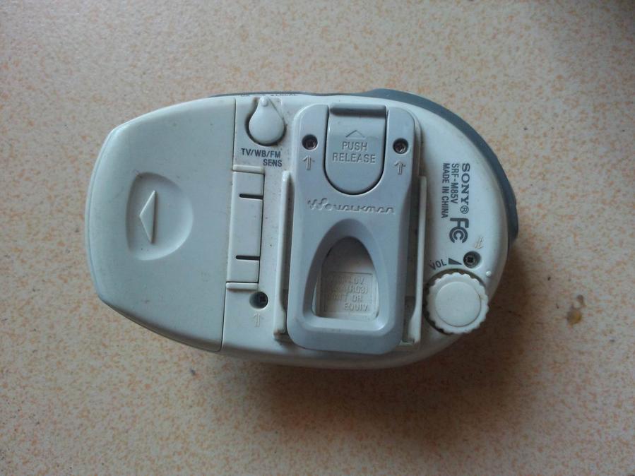 SRF-M85V收音机2.jpg