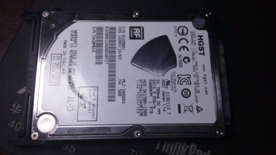 拆下来的硬盘……