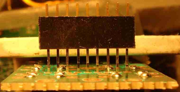 键盘板 排针的反向安装_3：定位.jpg