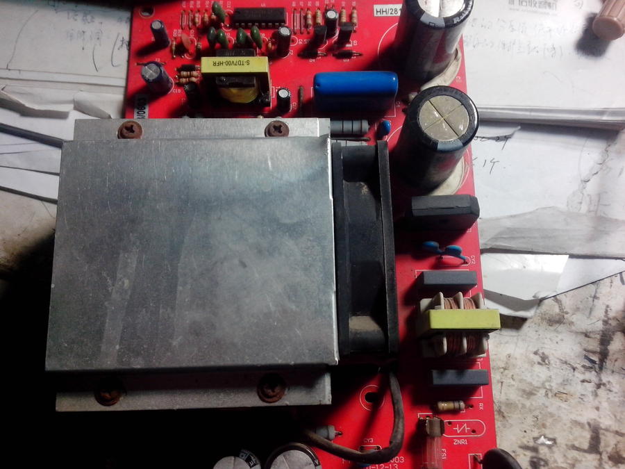 这是没改可调之前的电源