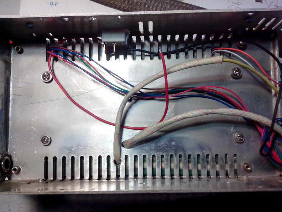 电源的背后再连一个铝壳准备放辅助电源和表头