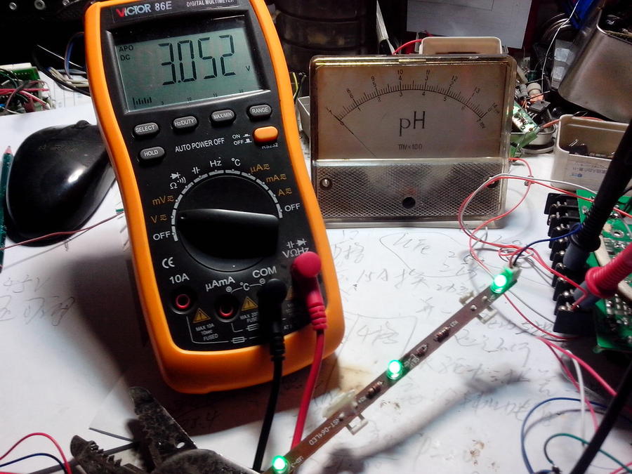 接上LED灯条试试