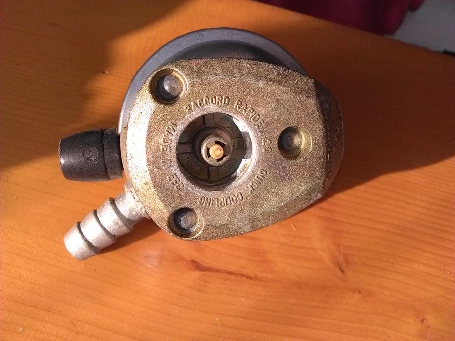 送热水器拆机件
