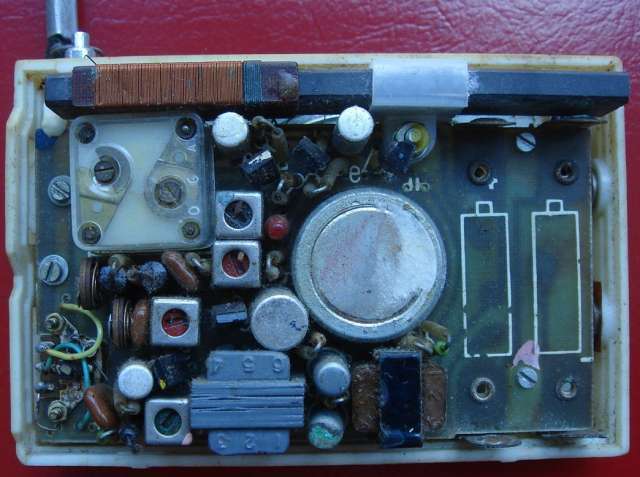 收音机 熊猫里面.jpg