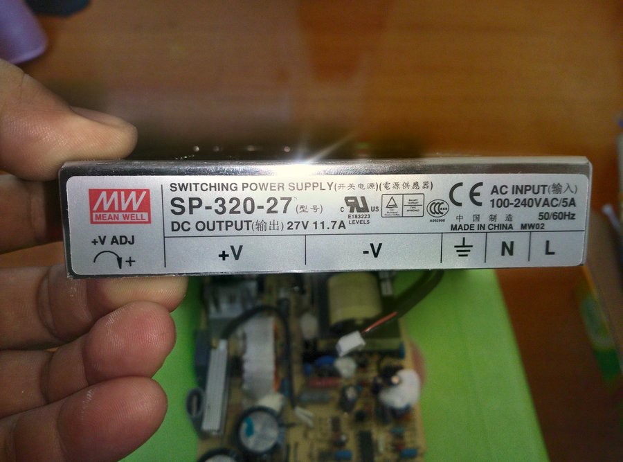 电源壳上型号：SP-320-27