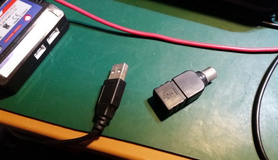 没办法只好翻箱倒柜找出来一个古懂，应该有二三十年了吧。