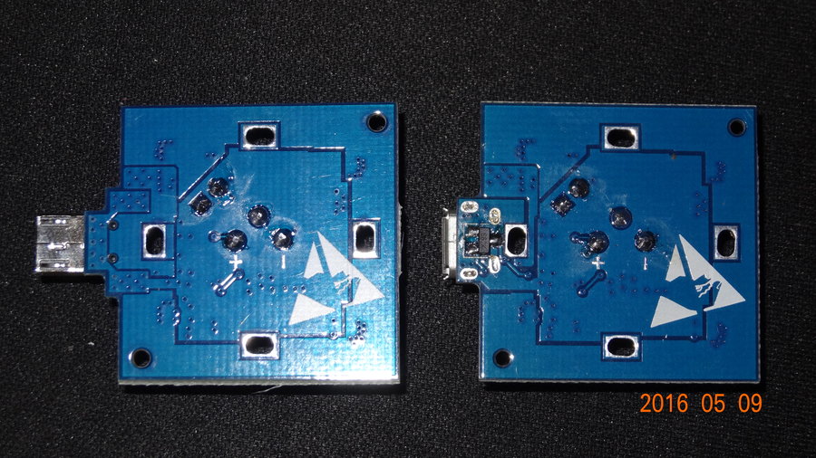 2块“公”、“母”接头模块（背面）