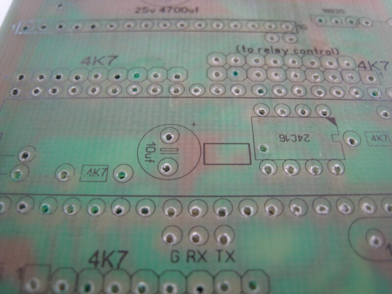 用之前转印底层的方面把顶层也转印好。这是转印好的PCB。