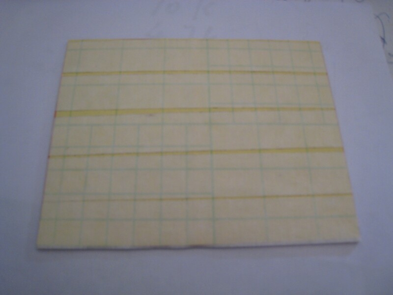 用纸胶带压紧粘好