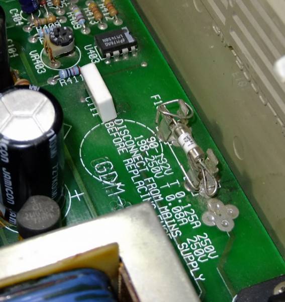 保险丝烧了，随便换一个上去