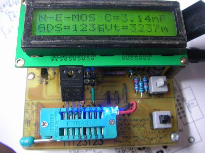 M8测试仪实物测IRFI740-MOS_N管 .JPG