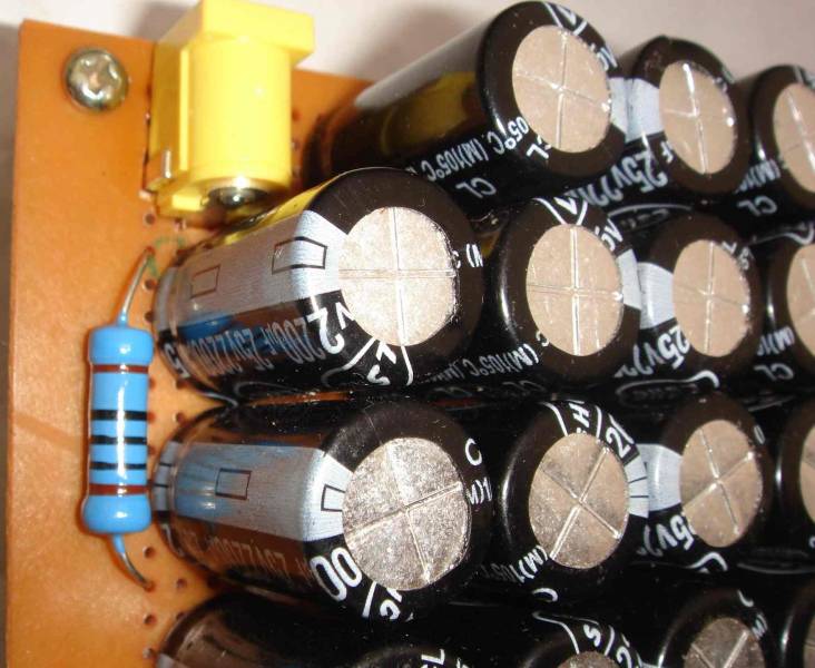 电容器阵列 充电 限流电阻.jpg