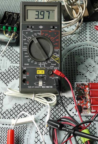 输出大致1A时电压