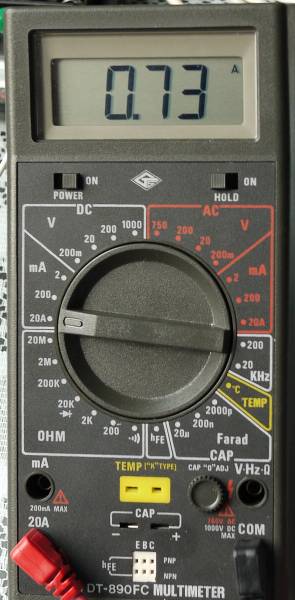 电池盒内锂电池直接经5欧电阻放电电流