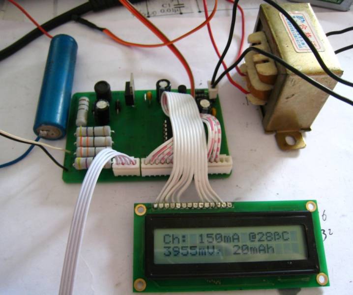 18650锂电池充电中