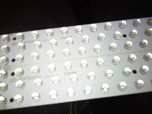 LED日光灯近照.JPG