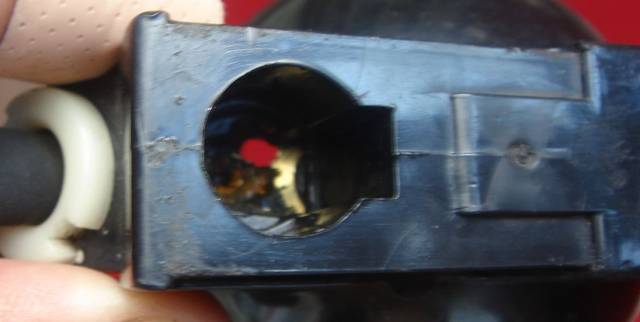 矿灯(红色+蓝色) 利用“挂钩”下面的负极位置 打引线孔.jpg