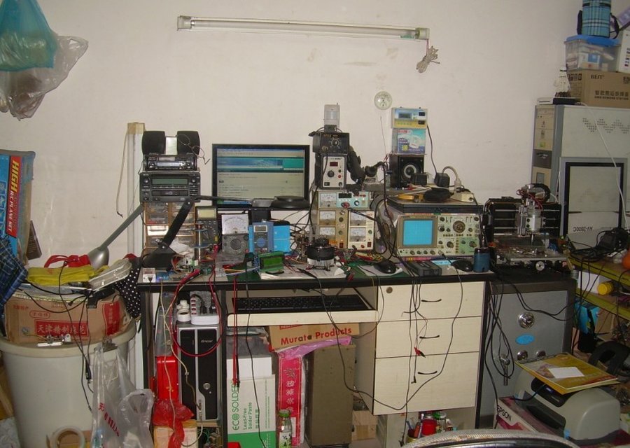 再来一张全景图,够乱的了.呵呵