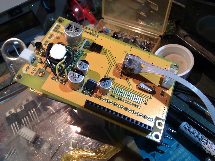 ISP接口引出，打算做外置接口，以后刷程序不用拆机器了