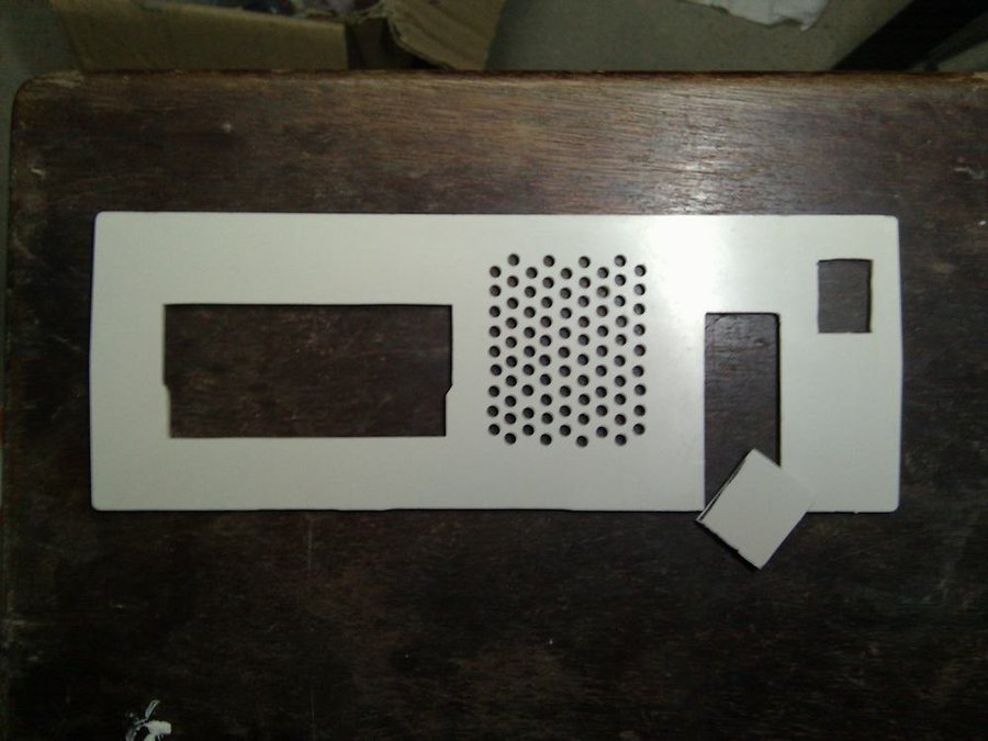 后面板。手工开的孔啊。花的时间最多了。后面还有密密麻麻100多个孔