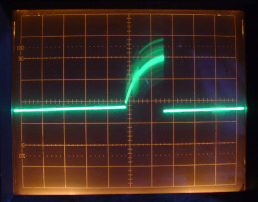 B极（5ms-0.1v）.jpg