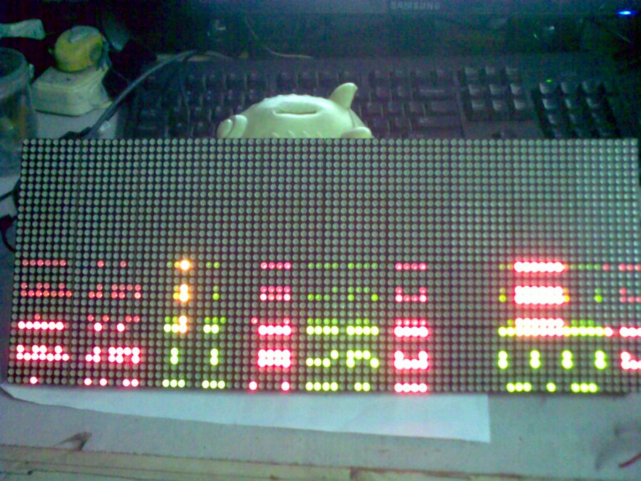 只插下面的排线