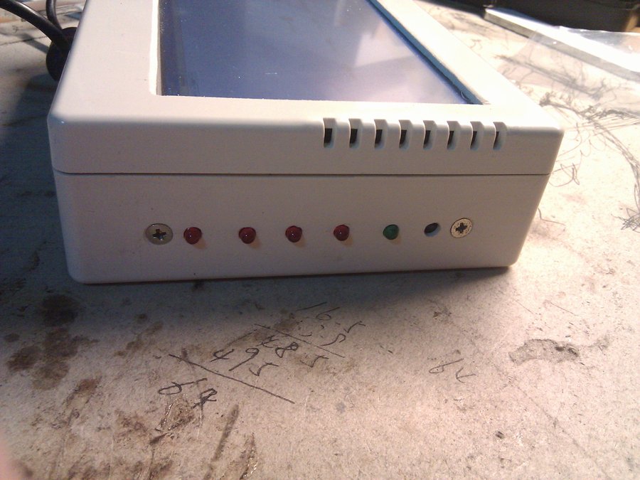 用发光二极管当按钮