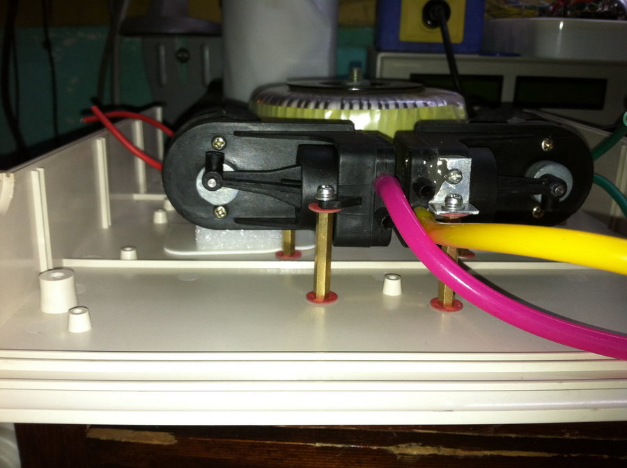 气泵的安装，用的铜柱，这气泵振动相当大，12v的时候好点，到了17v感觉就要起飞了，dz浩还说配16-24v电源， ...