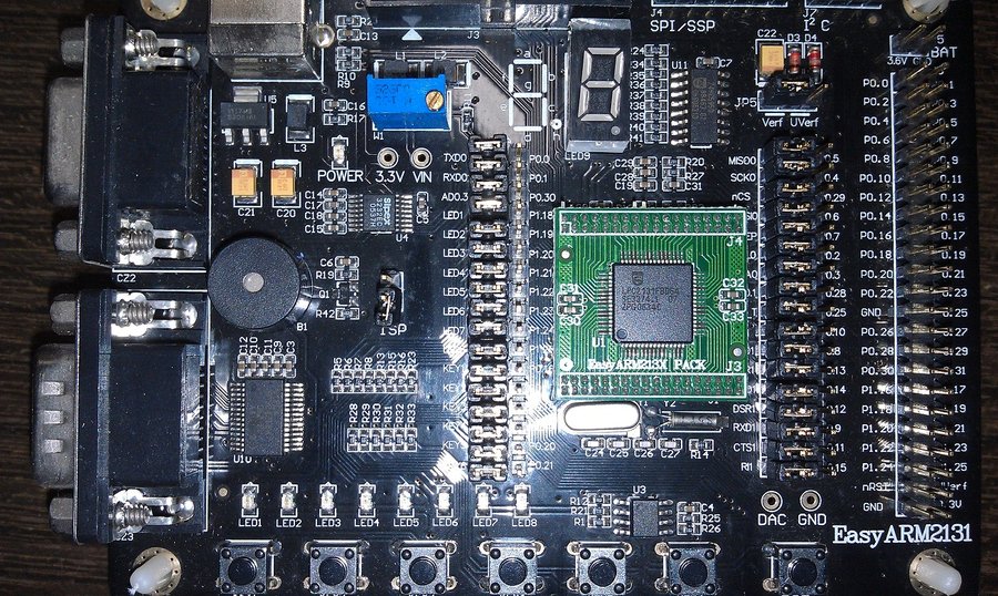 LPC2131开发板放大.jpg