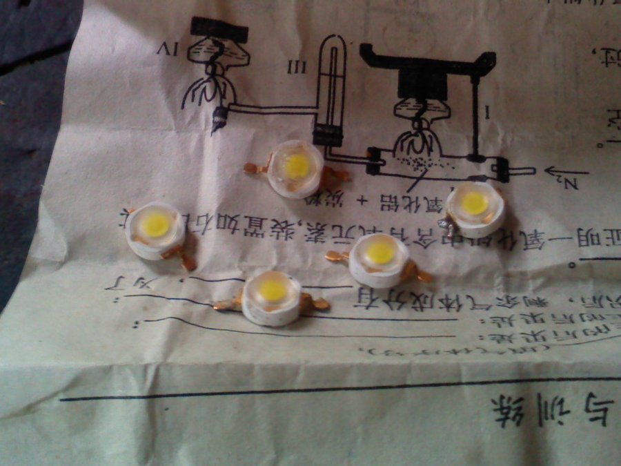 社建电子：白光1.jpg