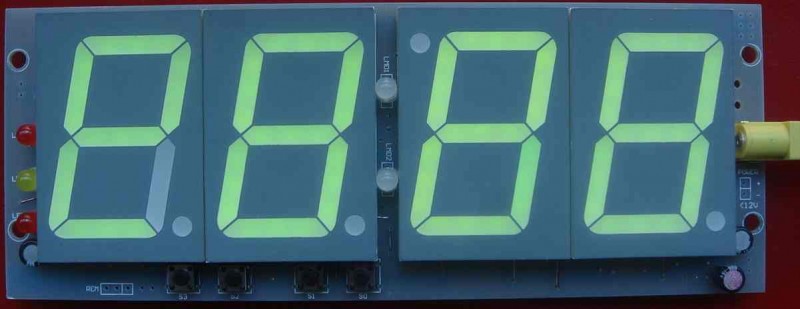 18_164 LED显示绿色(未正常运行)室外.jpg