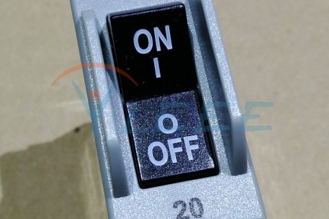Nader/良信 船形开关 船型开关断路器 20A DC80V NDB3-30-Z4 20
